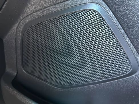 Used 2015 Ford Explorer XLT w/ Equipment Group 201A image 28