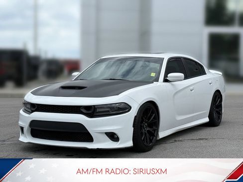Used 2019 Dodge Charger R/T RWD image 2