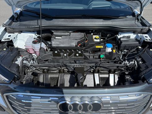 Used 2023 Audi Q4 e-tron Prestige image 20