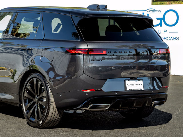 New 2026 Land Rover Range Rover Sport Dynamic SE AWD/4WD image 10