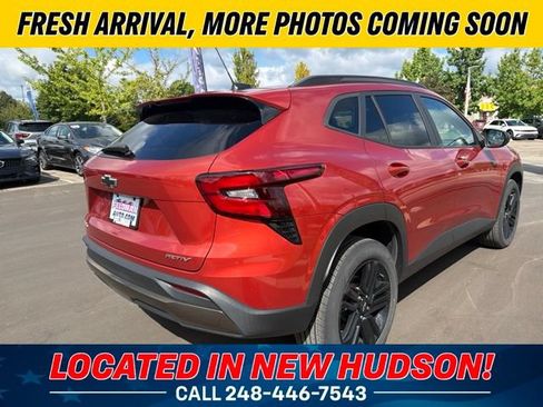 Used 2024 Chevrolet Trax ACTIV w/ Driver Confidence Package FWD image 3
