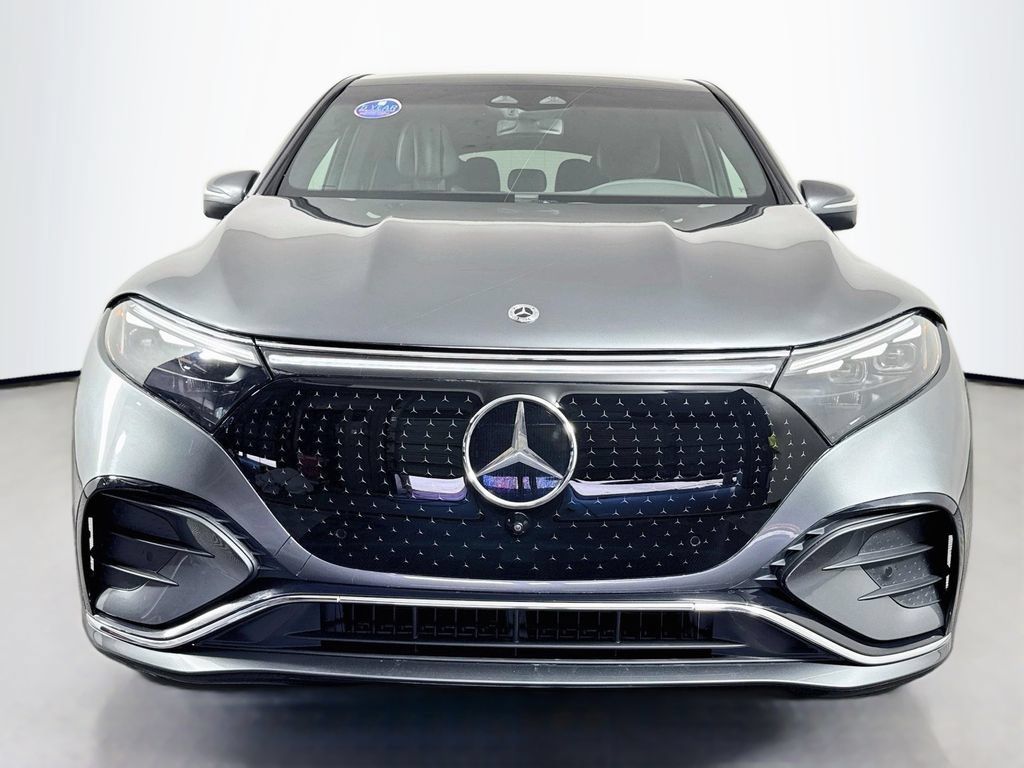 Used 2023 Mercedes-Benz EQS 580 4MATIC SUV image 2