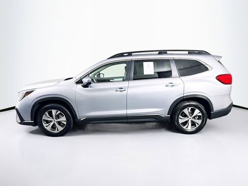 Used 2025 Subaru Ascent Premium AWD/4WD image 4