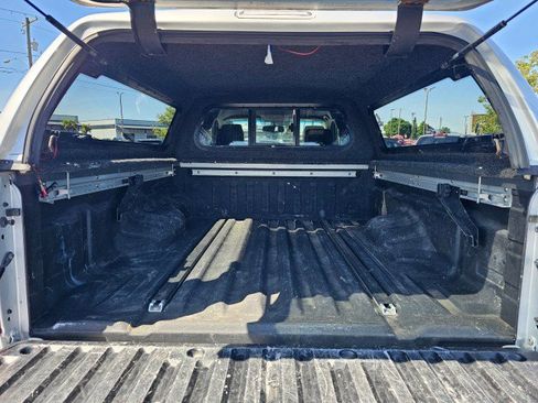 Used 2012 Nissan Frontier SV w/ SV Premium Utility Pkg AWD/4WD image 19
