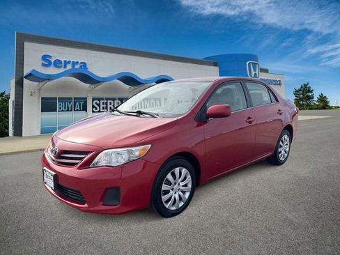 Used 2013 Toyota Corolla LE FWD image 1