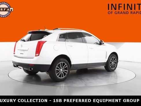 Used 2010 Cadillac SRX Luxury image 3