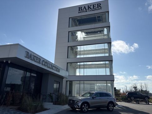 Used 2022 Mercedes-Benz GLC 300 w/ Premium Package Lite image 2
