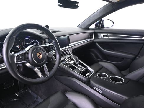 Certified 2020 Porsche Panamera GTS image 28
