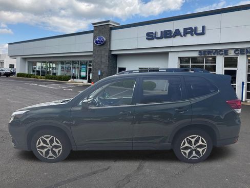 Used 2023 Subaru Forester Premium AWD/4WD image 6