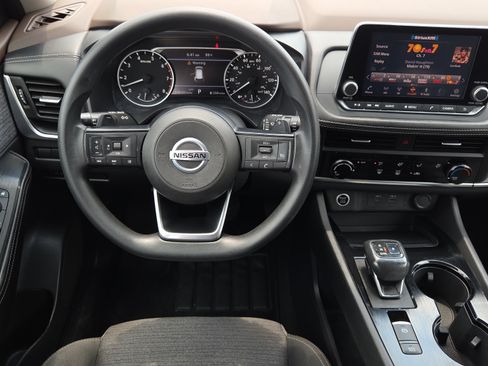 Used 2021 Nissan Rogue S AWD/4WD image 12