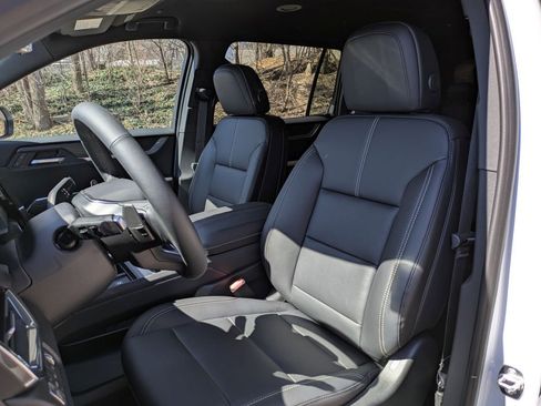 New 2026 GMC Acadia Elevation image 12