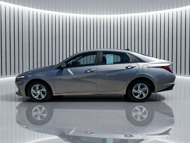 Used 2023 Hyundai Elantra SE FWD image 7