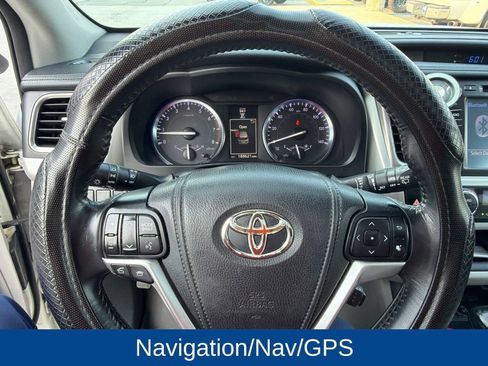 Used 2014 Toyota Highlander XLE AWD/4WD image 6