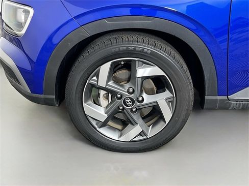 Used 2024 Hyundai Venue SEL image 26