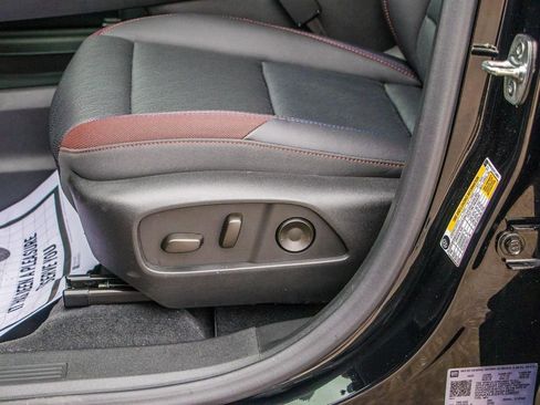 New 2026 Chevrolet Equinox RS w/ Convenience Package III FWD image 31