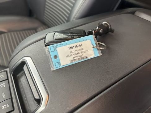 Used 2021 Toyota Highlander XSE image 35