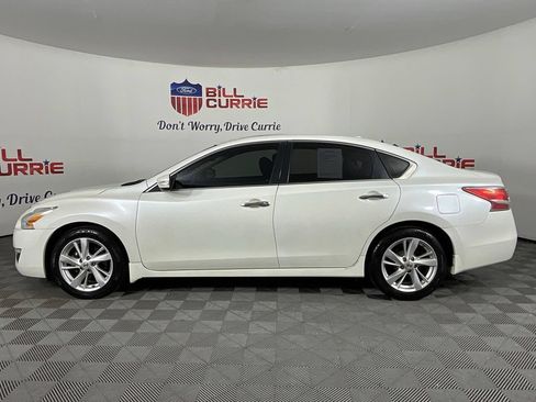 Used 2014 Nissan Altima 2.5 SV w/ Convenience Package FWD image 6