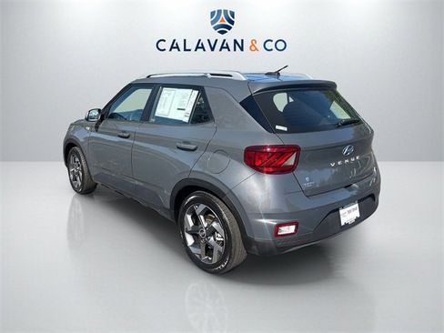 Used 2024 Hyundai Venue SEL image 5