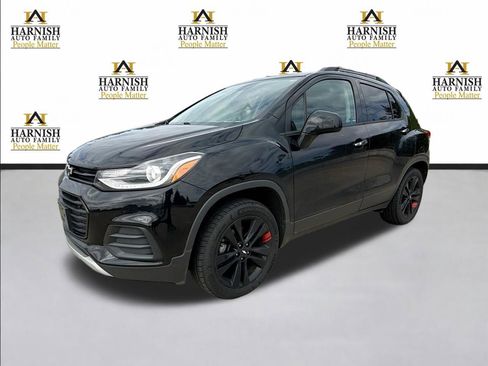 Used 2019 Chevrolet Trax LT w/ Sun & Sound Package AWD/4WD image 1