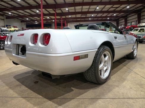 Used 1996 Chevrolet Corvette Convertible RWD image 8