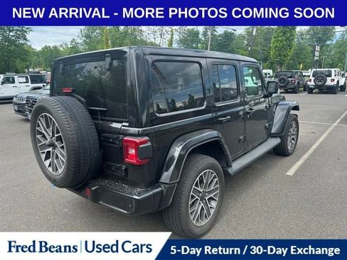 Used 2021 Jeep Wrangler Unlimited Sahara AWD/4WD image 4