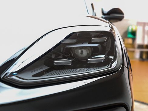 Certified 2026 Porsche Cayenne image 11