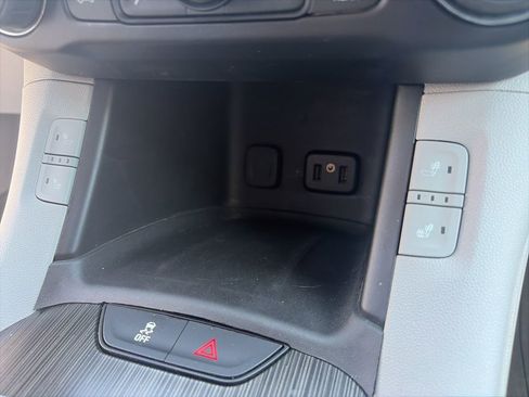 Used 2019 GMC Acadia SLT image 19