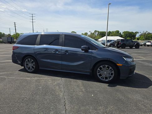 Certified 2025 Honda Odyssey Touring image 2