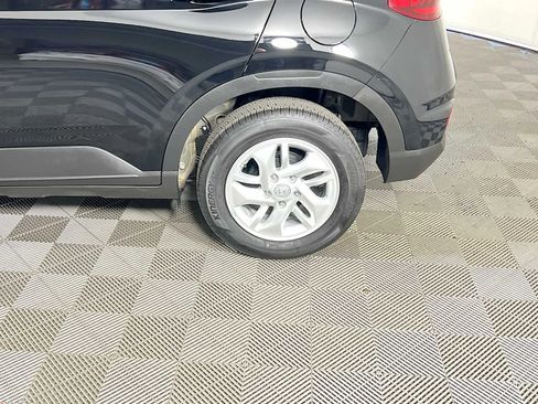 Used 2025 Hyundai Venue SE FWD image 29