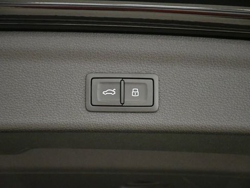 Used 2025 Audi Q3 2.0T Premium w/ Convenience Package image 55