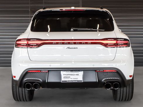 Certified 2026 Porsche Macan AWD/4WD image 9