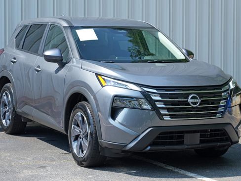 Used 2025 Nissan Rogue SV FWD image 47