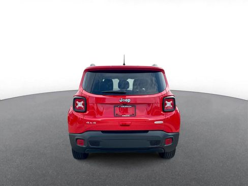 Certified 2022 Jeep Renegade Latitude w/ Convenience Group image 7