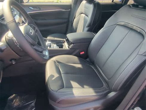 New 2025 Jeep Grand Cherokee Overland w/ Trailer Tow Package image 15