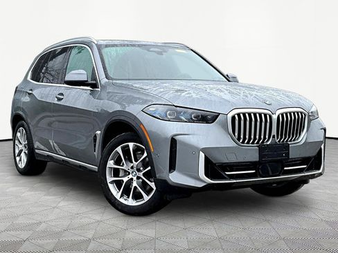 Used 2025 BMW X5 xDrive40i w/ Parking Assistance Package AWD/4WD image 11