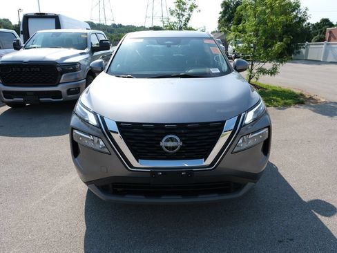Used 2023 Nissan Rogue SV AWD/4WD image 2