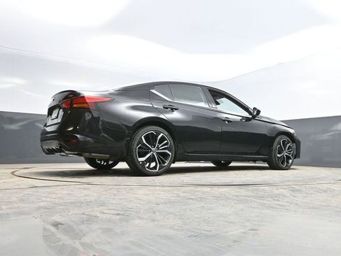 Used 2025 Nissan Altima 2.5 SR FWD image 48