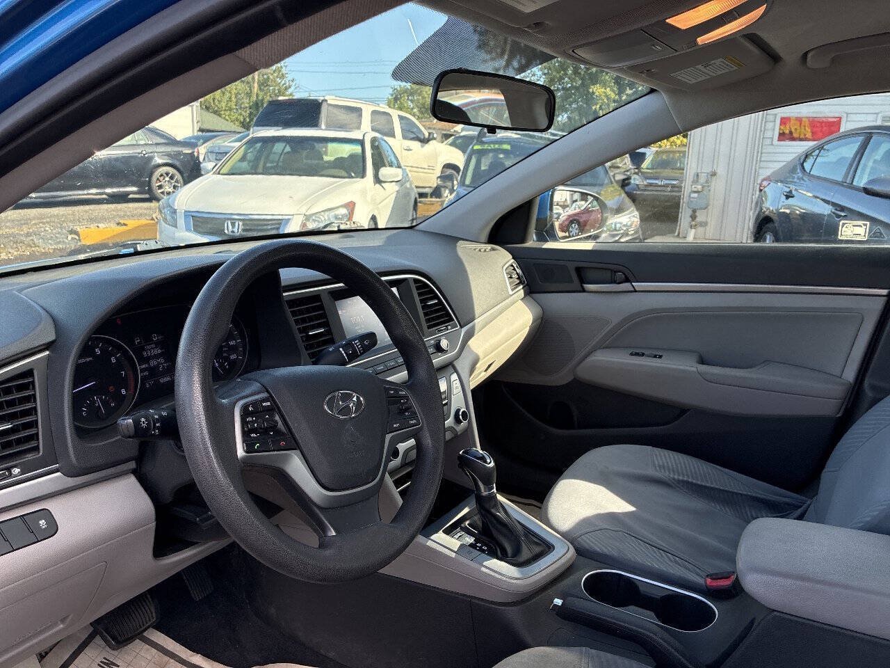 Used 2017 Hyundai Elantra SE FWD image 10