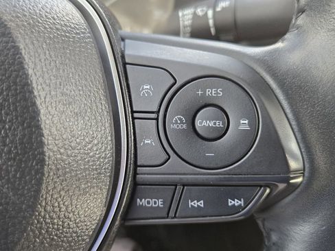 Used 2025 Toyota Corolla SE FWD image 25