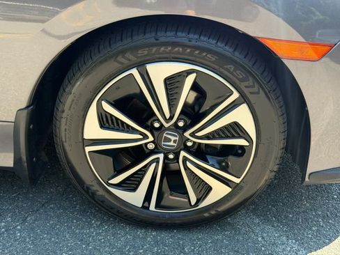 Used 2017 Honda Civic EX-L image 9