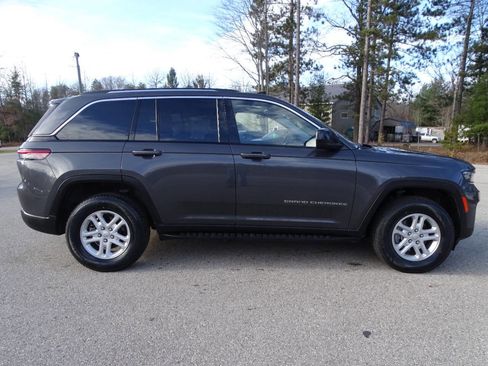 Used 2023 Jeep Grand Cherokee Laredo image 44