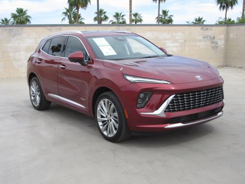 Used 2024 Buick Envision Avenir AWD/4WD image 2