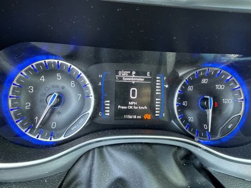 Used 2018 Chrysler Pacifica Touring-L w/ S Appearance Package image 10