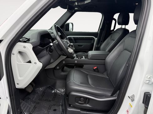 Used 2024 Land Rover Defender 110 S image 10