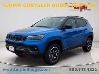 Used 2025 Jeep Compass Trailhawk w/ Trailhawk Elite Group video 1