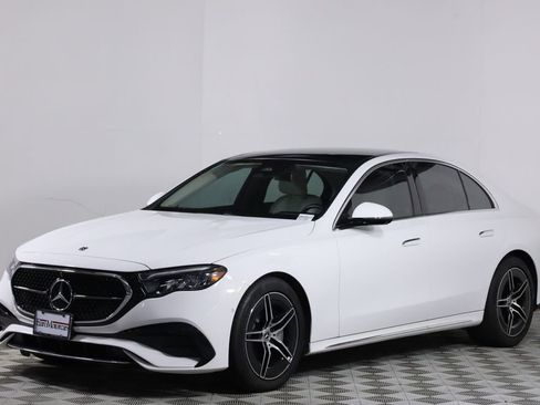 Used 2025 Mercedes-Benz E 450 4MATIC Sedan image 3