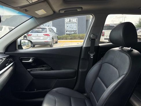 Used 2022 Kia Niro Touring Special Edition FWD image 20