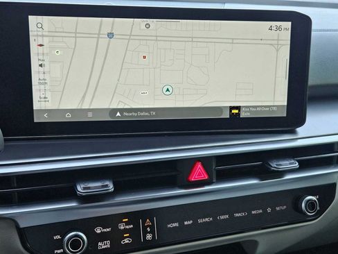 Used 2025 Kia Sorento EX w/ EX Panoramic Sunroof Package FWD image 23