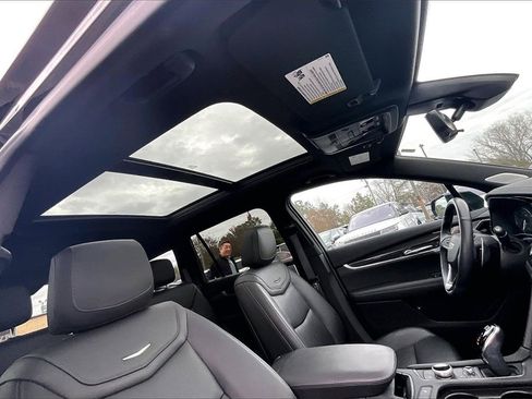 Certified 2023 Cadillac XT6 Sport w/ Technology Package image 27