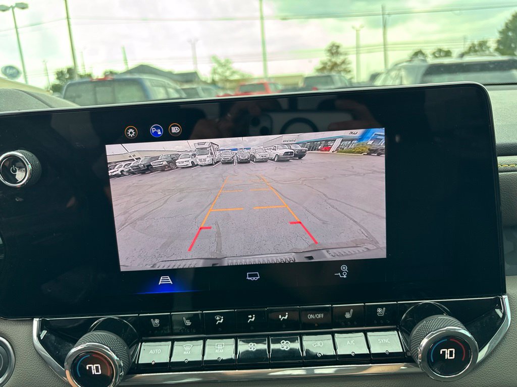 Used 2025 Chevrolet Colorado ZR2 AWD/4WD image 21
